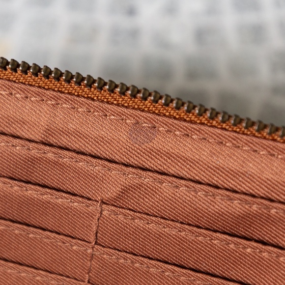 NWOT FREE PEOPLE Distressed Zip-Around Wallet - Brown Vegan Leather - Picture 7 of 10